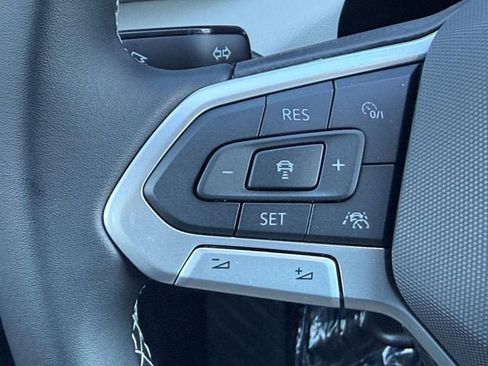 New 2026 Volkswagen Taos SEL AWD/4WD image 11