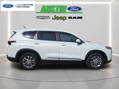 Used 2019 Hyundai Santa Fe SE AWD/4WD image 6