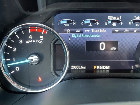 Used 2022 Ford F350 Platinum w/ FX4 Off-Road Package image 29