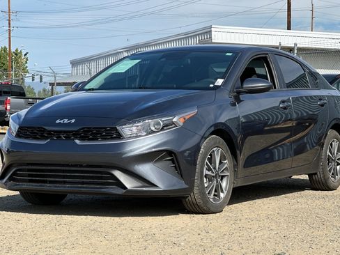 Used 2024 Kia Forte LXS FWD image 9