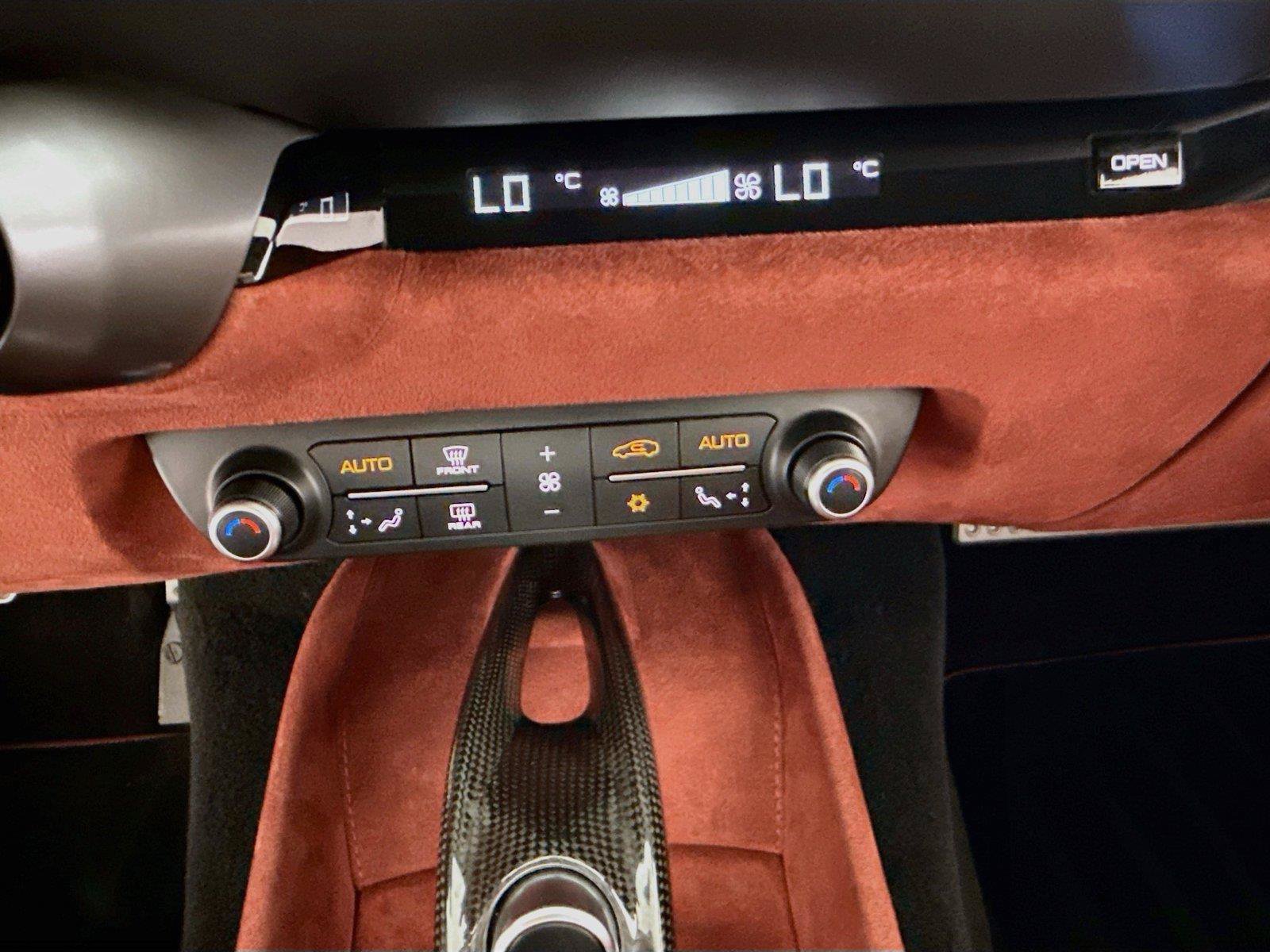 Used 2019 Ferrari 812 Superfast RWD image 19