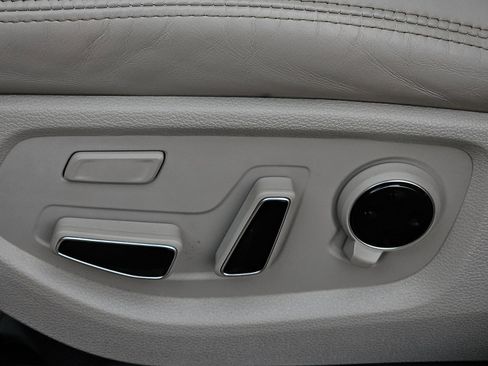 Used 2015 Hyundai Genesis 3.8 w/ Option Group 04 image 27