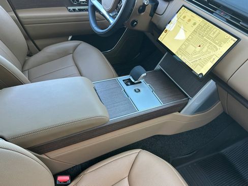 New 2026 Land Rover Range Rover SE image 25