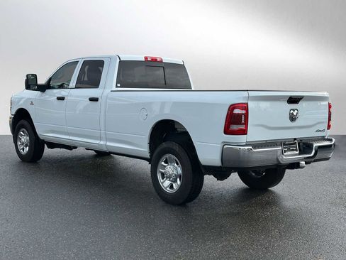 Used 2024 RAM 2500 Tradesman w/ Chrome Appearance Group image 5