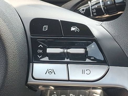 Certified 2024 Hyundai Elantra SE FWD image 21