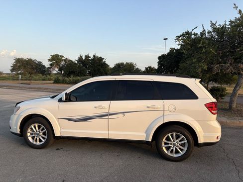Used 2015 Dodge Journey SXT FWD image 4