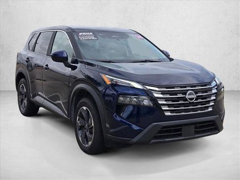 Used 2025 Nissan Rogue SV FWD image 3