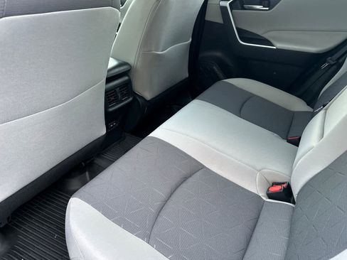 Certified 2022 Toyota RAV4 XLE w/ Convenience Package image 4