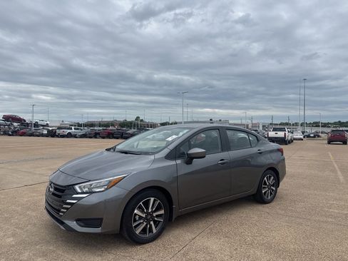 Certified 2025 Nissan Versa SV w/ Trunk Package FWD image 8