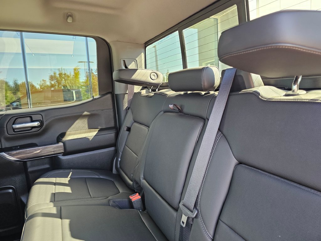 Used 2019 Chevrolet Silverado 1500 LTZ w/ LTZ Premium Package AWD/4WD image 19
