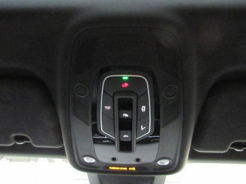 Used 2020 Audi Q8 Premium Plus image 20