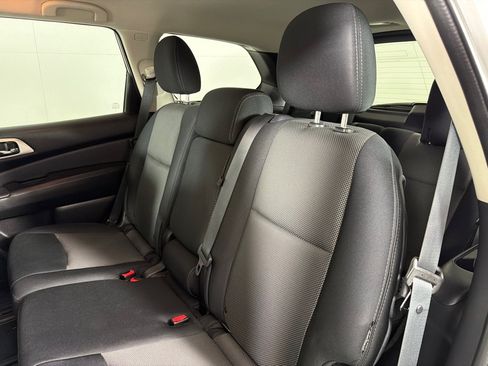Used 2019 Nissan Pathfinder SV FWD image 20
