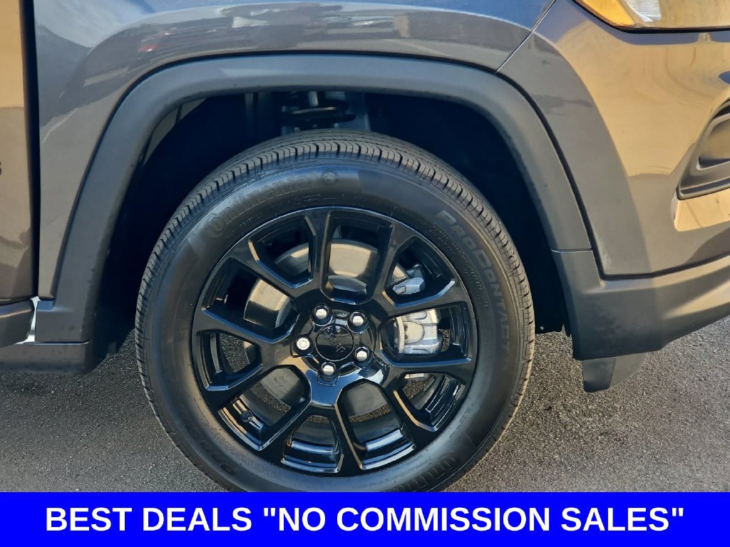 Used 2023 Jeep Compass Latitude w/ Sun and Sound Group AWD/4WD image 37