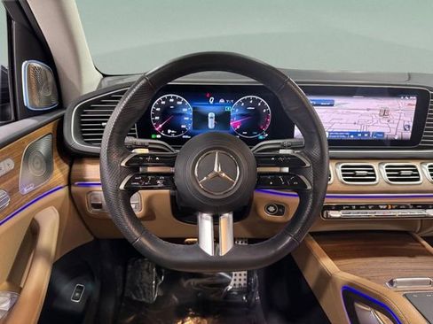 Used 2024 Mercedes-Benz GLS 580 4MATIC image 14