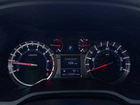 Used 2019 Toyota 4Runner TRD Off-Road Premium AWD/4WD image 21
