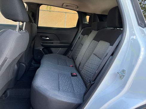 Used 2025 Nissan Kicks SV FWD image 21