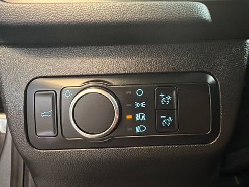 Used 2024 Ford Escape ST-Line w/ Tech Pack #1 AWD/4WD image 18