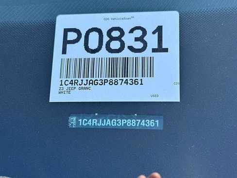 Certified 2023 Jeep Grand Cherokee L Laredo image 30