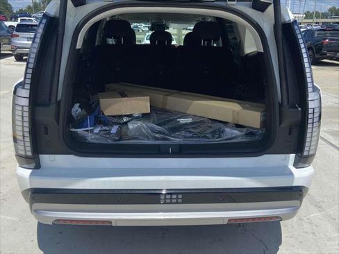 New 2026 Hyundai Ioniq 9 SEL image 8