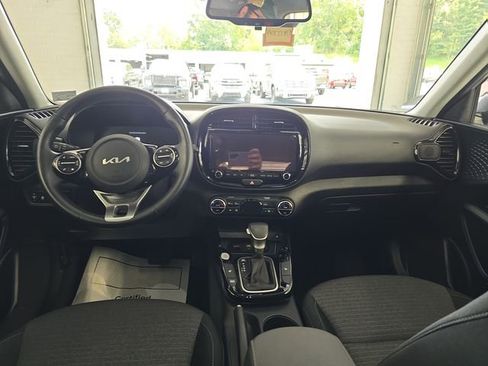 Used 2024 Kia Soul EX image 11