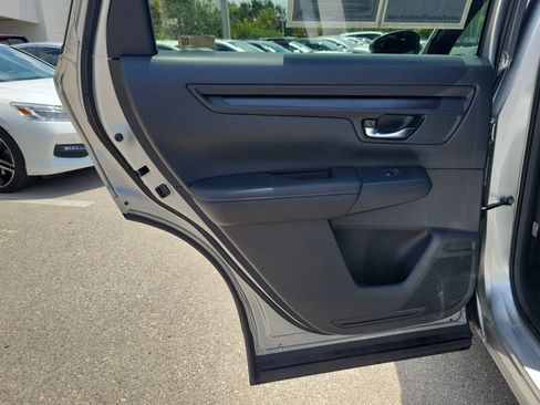Used 2025 Honda CR-V Sport image 14