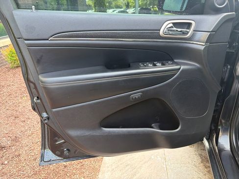 Used 2016 Jeep Grand Cherokee Limited AWD/4WD image 21