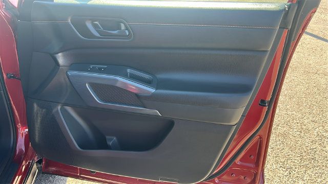 Used 2025 Nissan Pathfinder Rock Creek AWD/4WD image 10