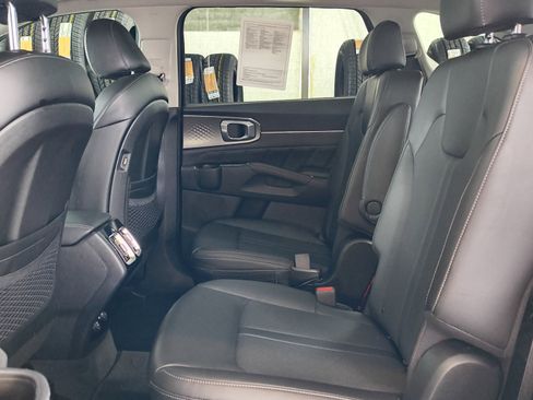 Used 2023 Kia Sorento SX image 22