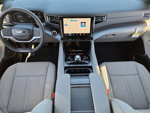 New 2025 Jeep Wagoneer L Series II image 27