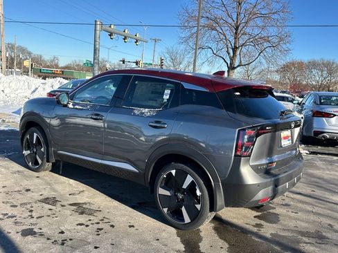 New 2025 Nissan Kicks SR image 3