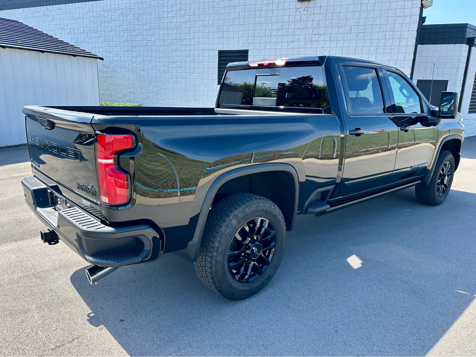 Used 2026 Chevrolet Silverado 2500 High Country w/ Midnight Edition AWD/4WD image 5