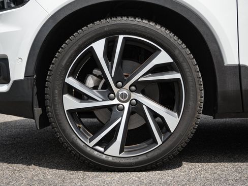 Used 2021 Volvo XC40 T5 R-Design w/ Advanced Package AWD/4WD image 13