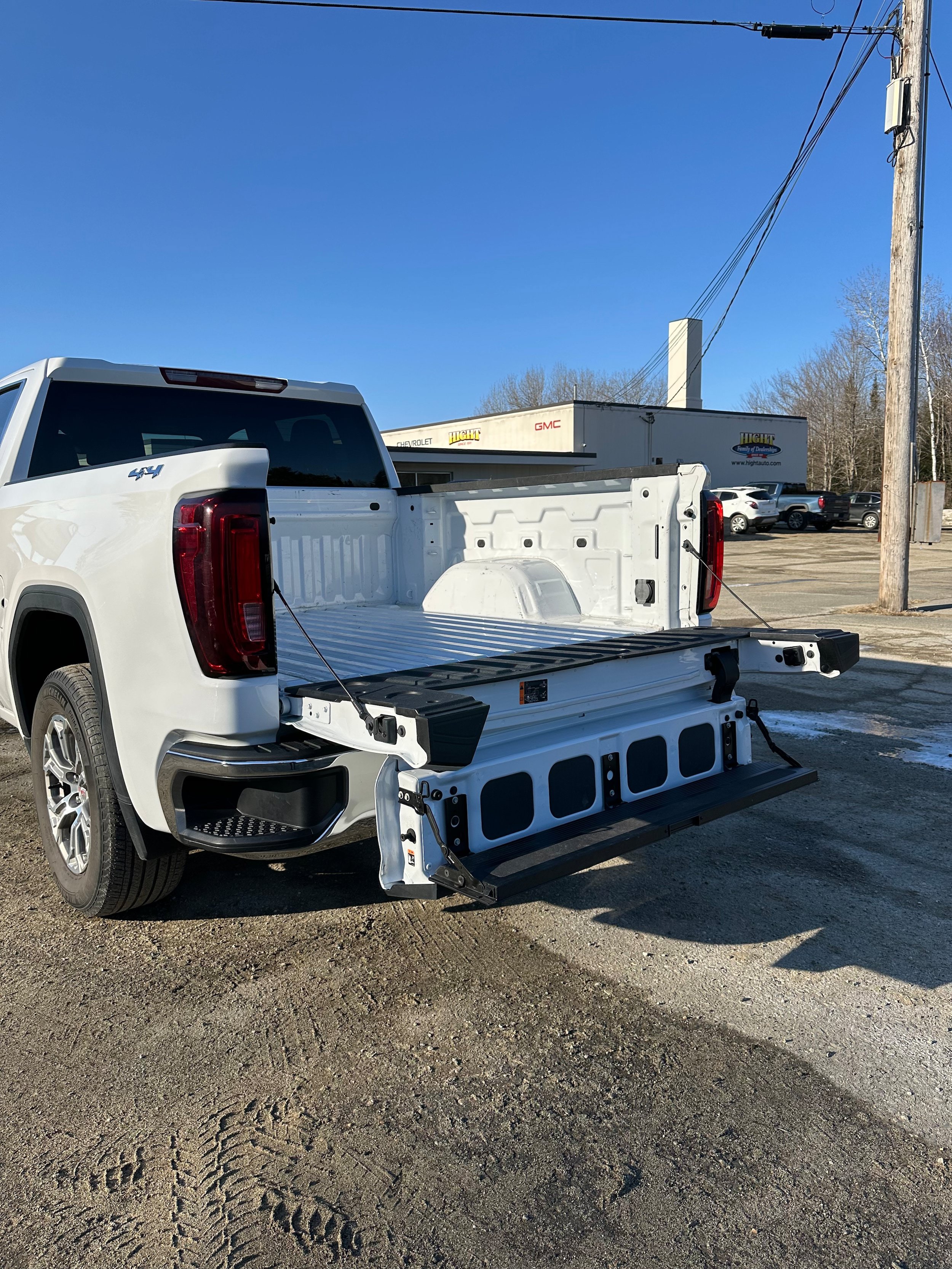 Used 2024 GMC Sierra 1500 SLT AWD/4WD image 29