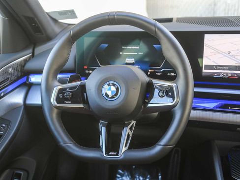 Used 2025 BMW i5 eDrive40i w/ M Sport Package image 12
