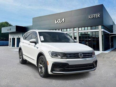 Used 2019 Volkswagen Tiguan SEL R-Line AWD/4WD image 2