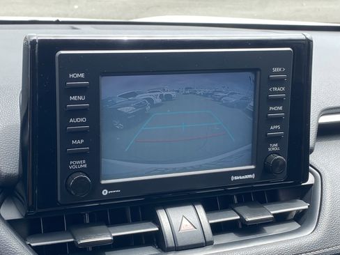 Used 2020 Toyota RAV4 XLE w/ Convenience Package image 6