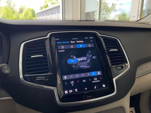 Used 2023 Volvo XC90 B6 Plus w/ Protection Package Premier AWD/4WD image 24