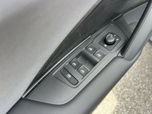 New 2026 Volkswagen Tiguan SE image 13