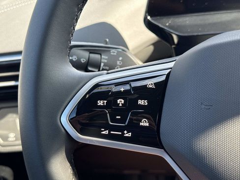 New 2026 Volkswagen ID.4 Pro image 18
