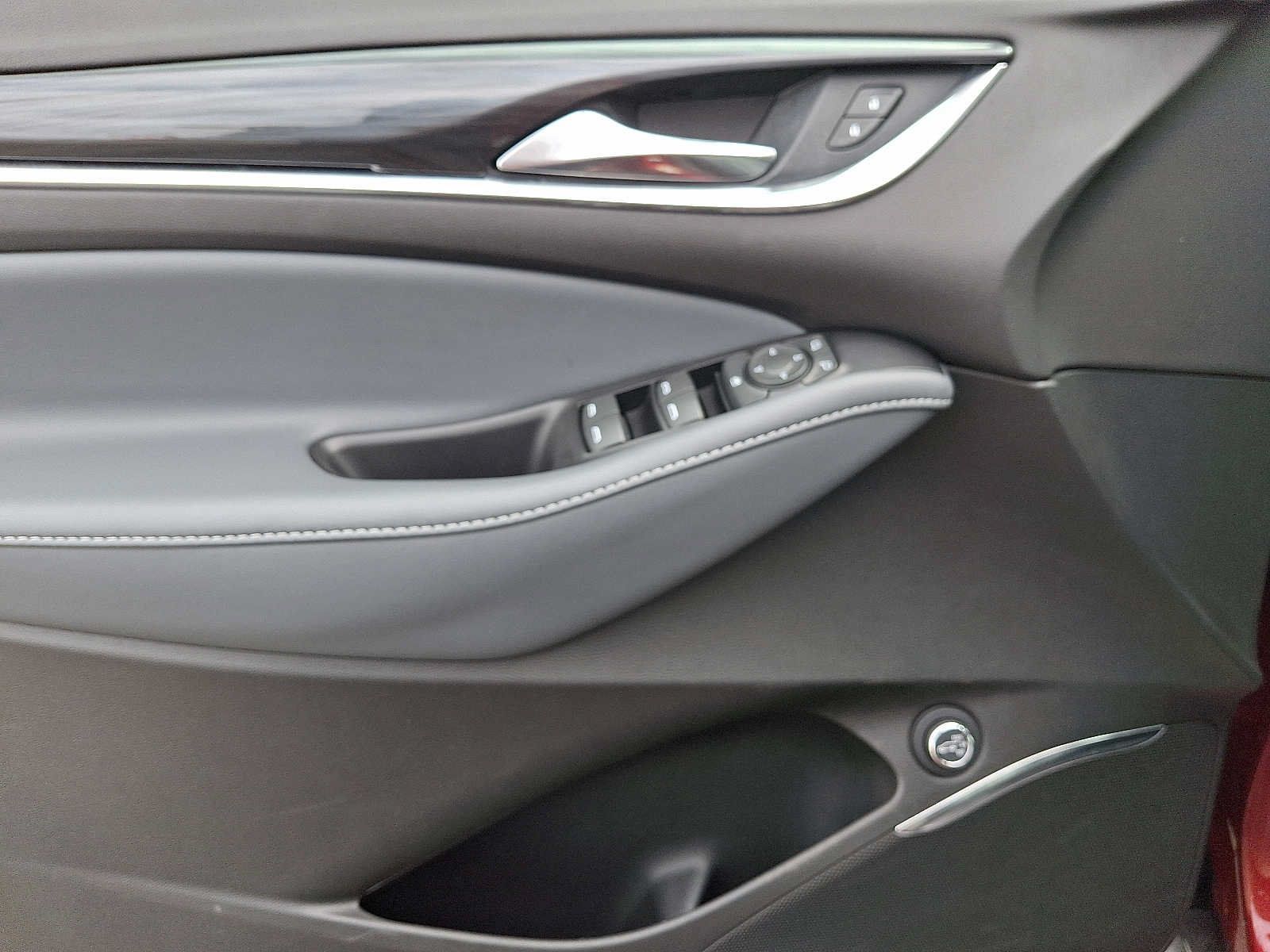 Used 2023 Buick Enclave Essence FWD image 12
