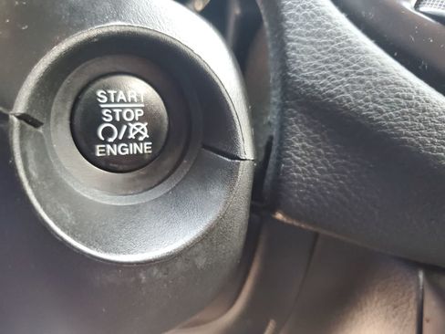 Used 2019 Jeep Compass Latitude w/ Cold Weather Group AWD/4WD image 21