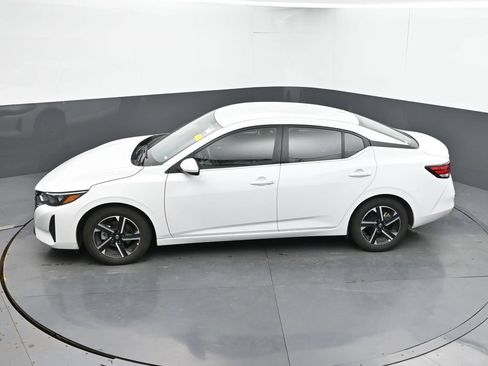 Used 2024 Nissan Sentra SV FWD image 18