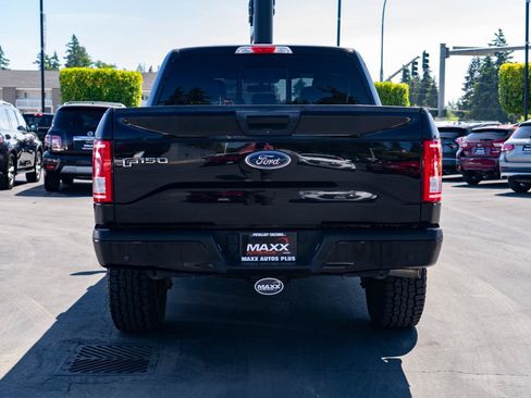 Used 2017 Ford F150 XLT w/ Equipment Group 302A Luxury AWD/4WD image 9