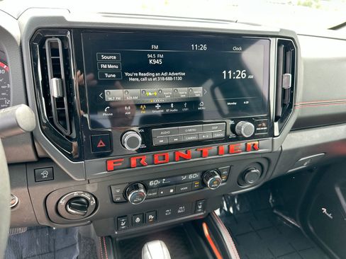 Used 2025 Nissan Frontier PRO-4X w/ Pro Convenience Package image 16