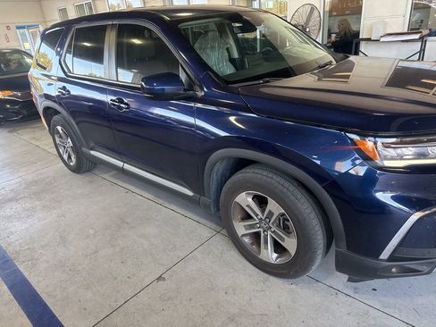 Used 2025 Honda Pilot EX-L image 1