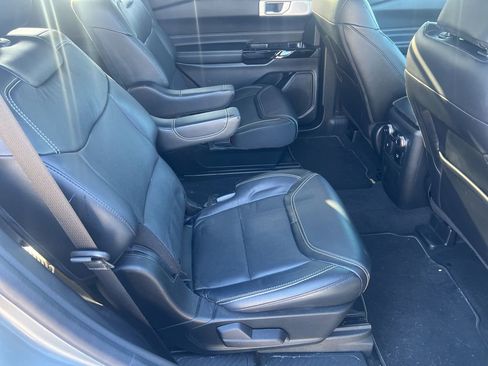 Used 2022 Ford Explorer ST w/ Equipment Group 401A image 11