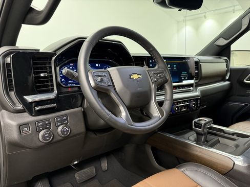 Used 2025 Chevrolet Silverado 1500 High Country w/ Technology Package image 27