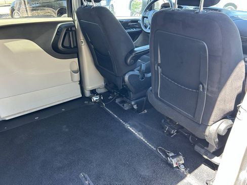 Used 2014 Dodge Grand Caravan SE w/ Quick Order Package 29E SE FWD image 6