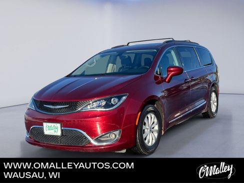 Used 2017 Chrysler Pacifica Touring-L image 1