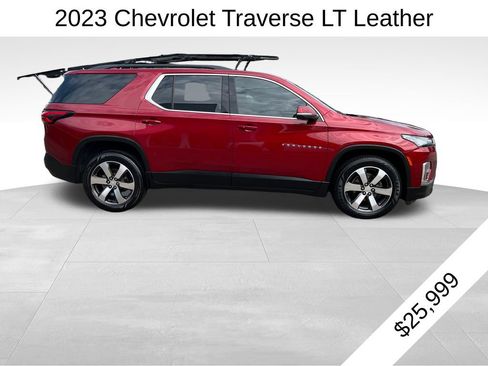 Used 2023 Chevrolet Traverse LT w/ LT Premium Package AWD/4WD image 2